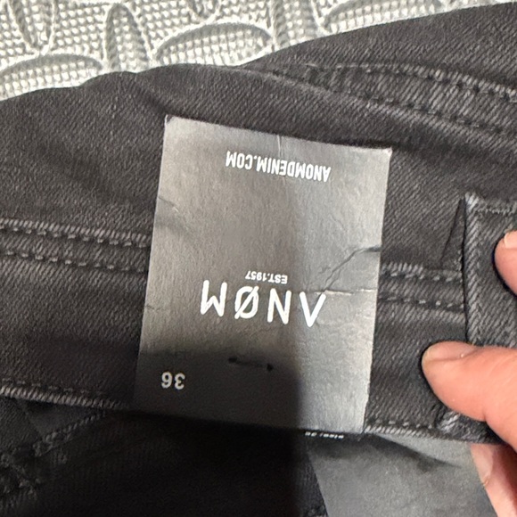 Men's Black Cargo Pants with Utility Pockets - Picture 4 of 4